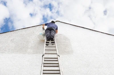 Peinture extérieure à Issé — façades et ravalement